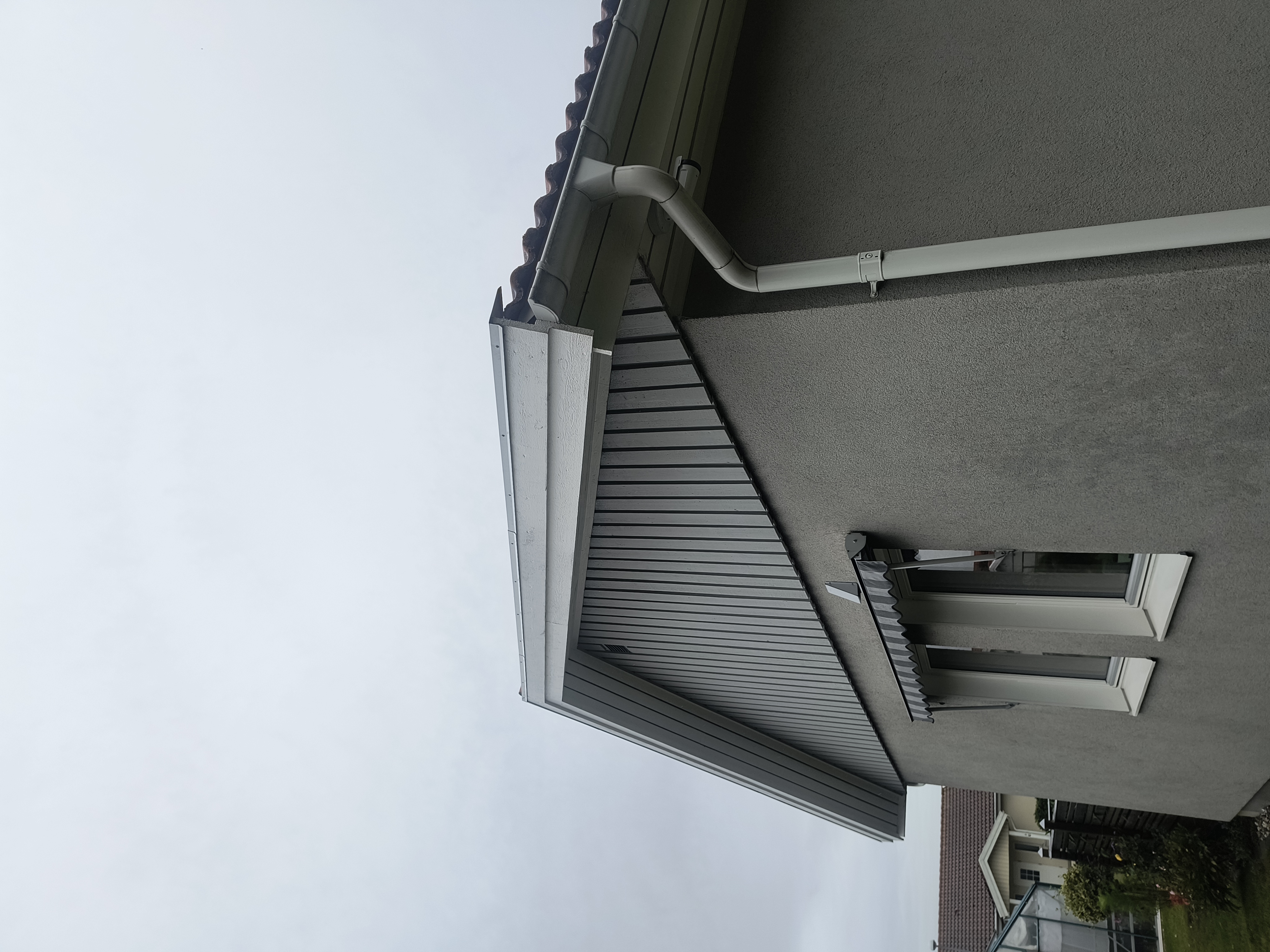 JRH Plåt & Bygg AB - Krön & vindskivor Kävlinge