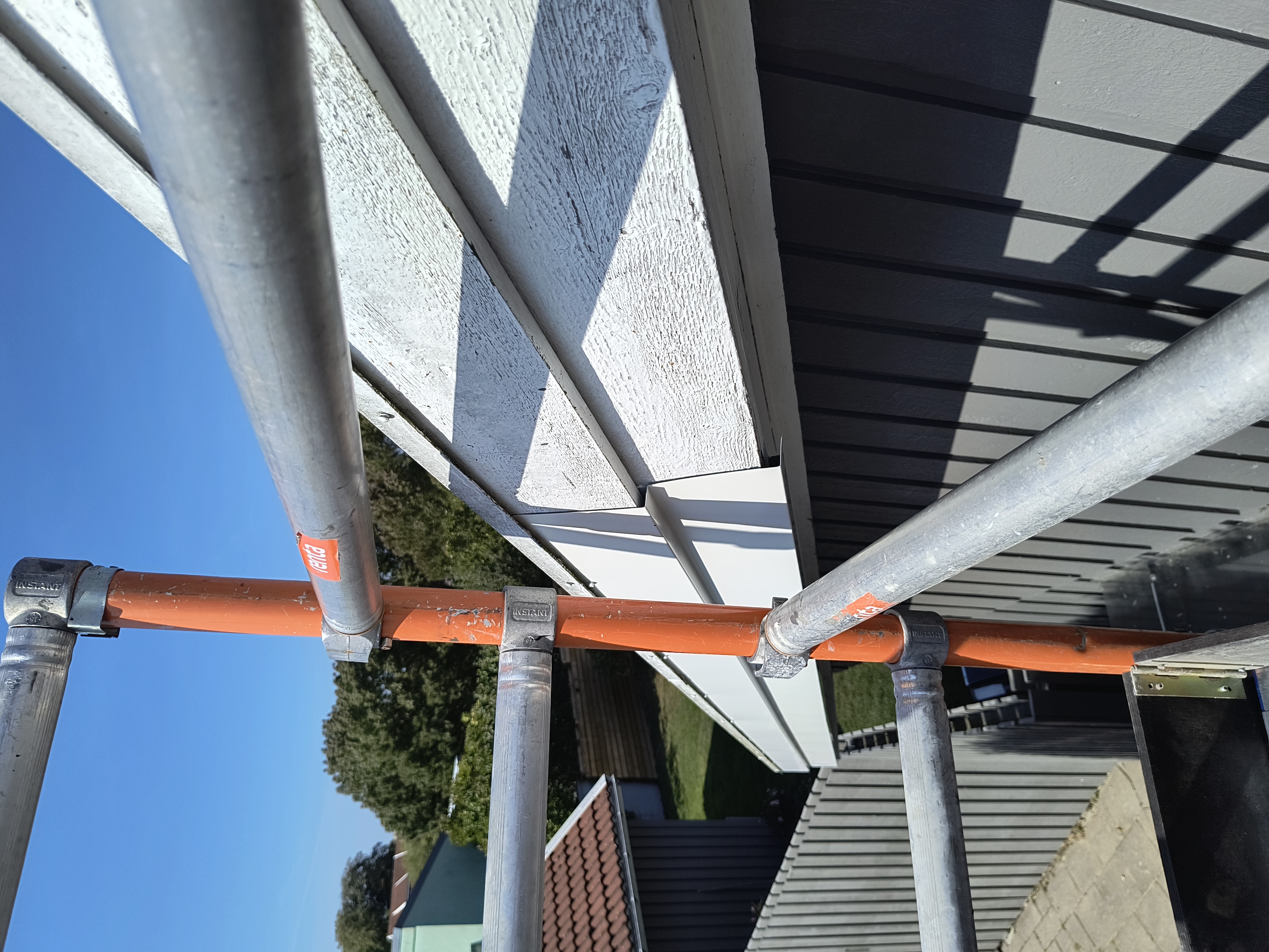 JRH Plåt & Bygg AB - Krön & vindskivor Staffanstorp