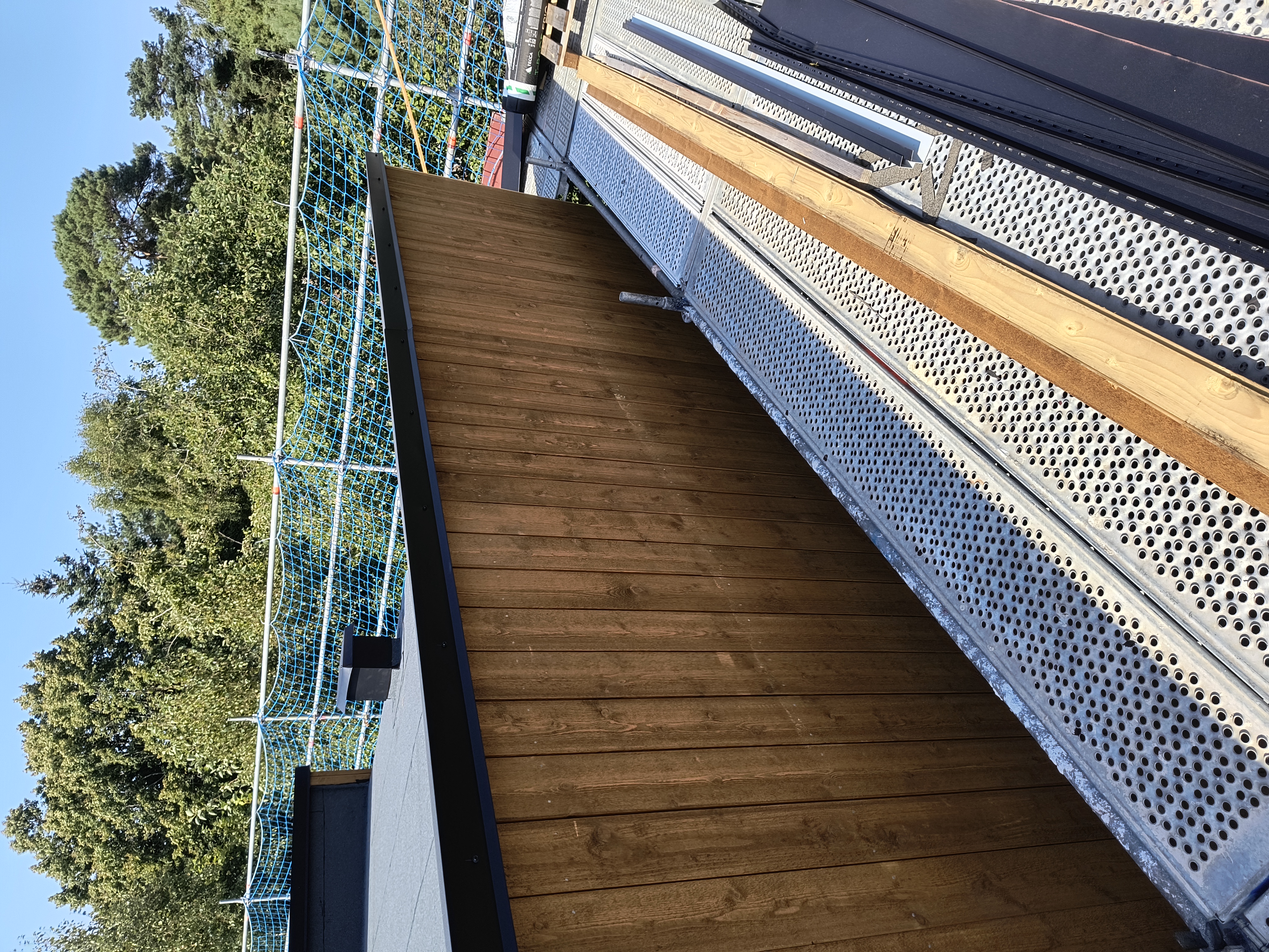 JRH Plåt & Bygg AB - Krön & vindskivor Höllviken