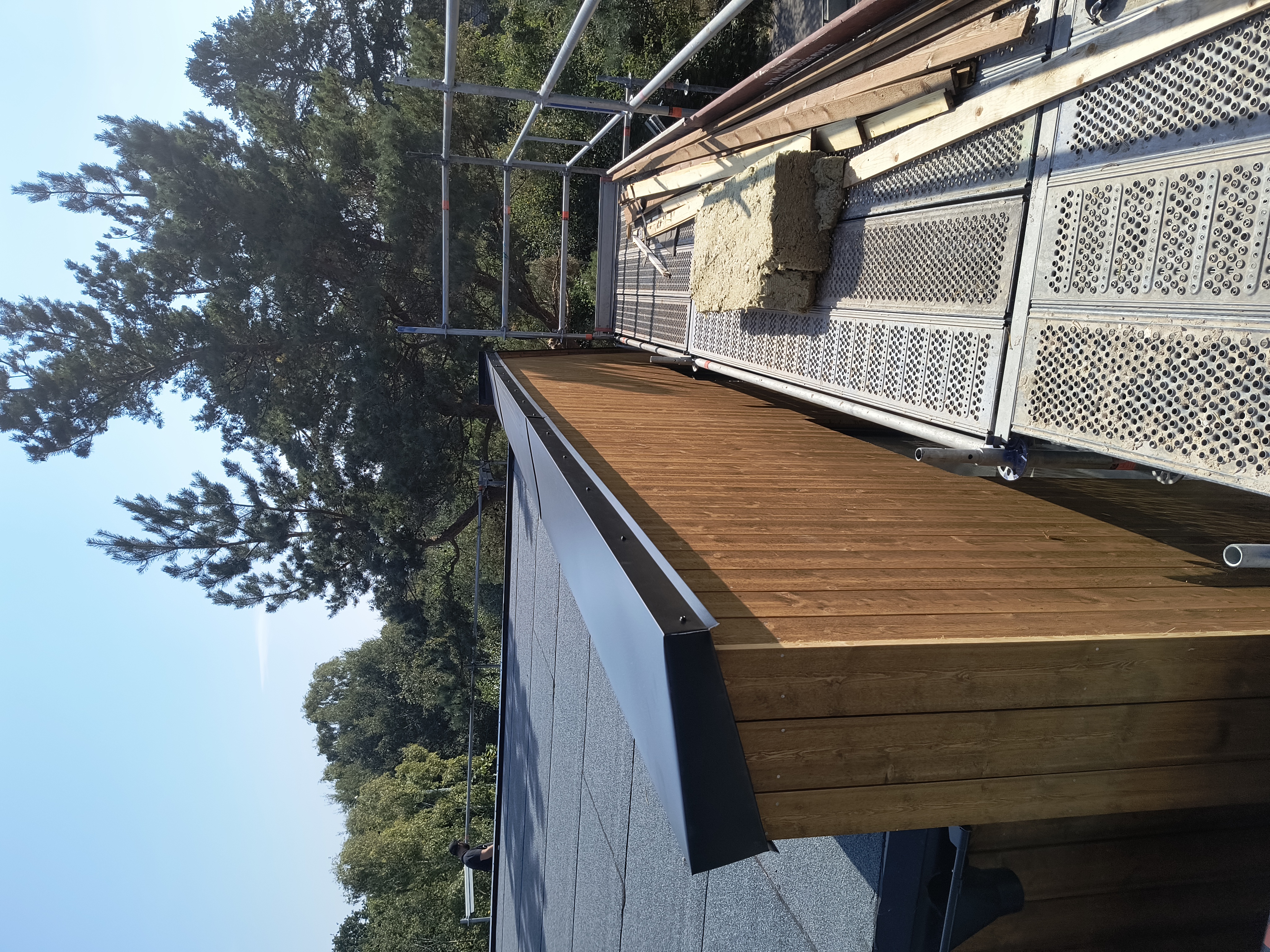 JRH Plåt & Bygg AB - Krön & vindskivor Höllviken